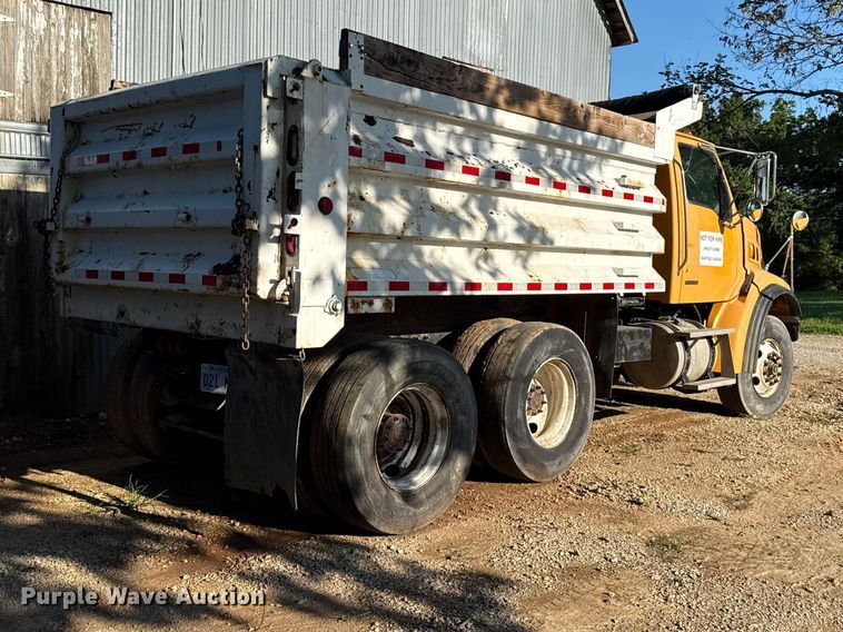 image for item EN0391 2005 Sterling LT7500 dump truck