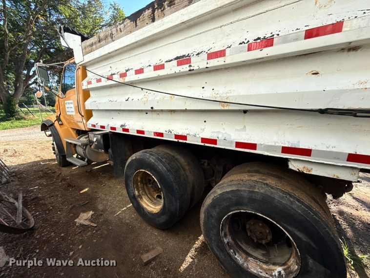 image for item EN0391 2005 Sterling LT7500 dump truck