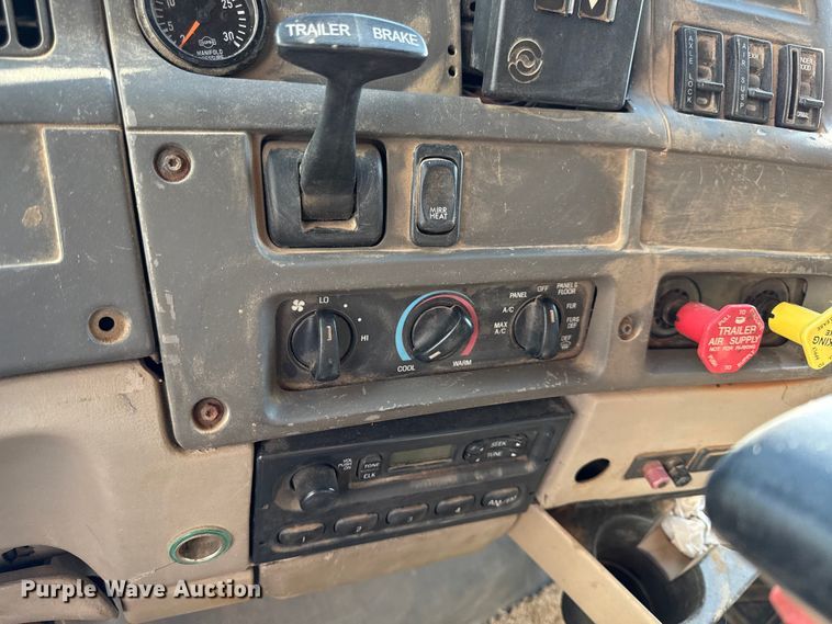 image for item EN0391 2005 Sterling LT7500 dump truck