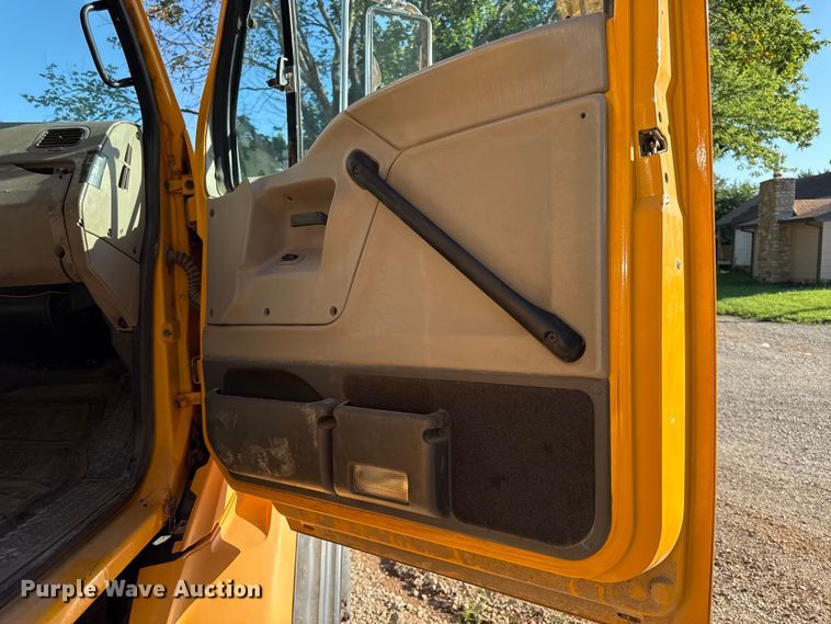 image for item EN0391 2005 Sterling LT7500 dump truck