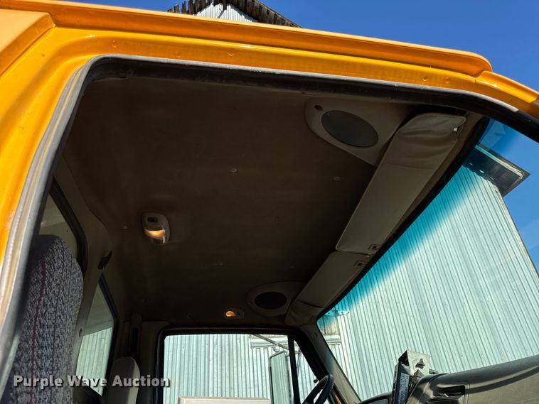 image for item EN0391 2005 Sterling LT7500 dump truck