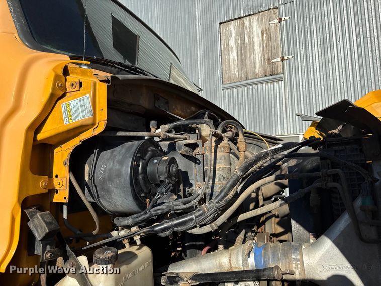 image for item EN0391 2005 Sterling LT7500 dump truck