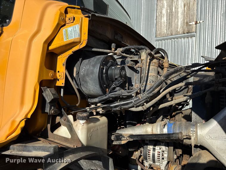 image for item EN0391 2005 Sterling LT7500 dump truck