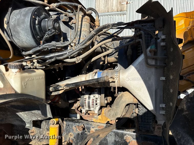 image for item EN0391 2005 Sterling LT7500 dump truck