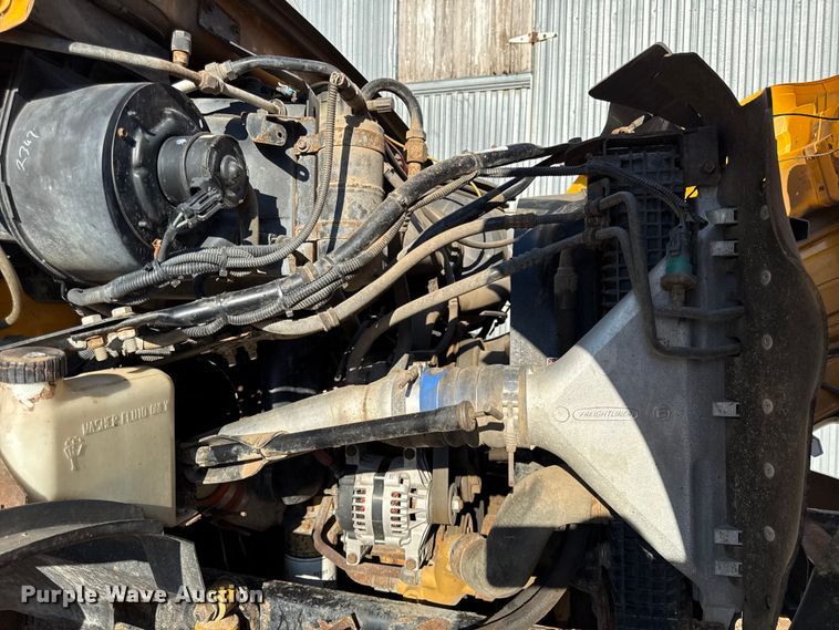 image for item EN0391 2005 Sterling LT7500 dump truck