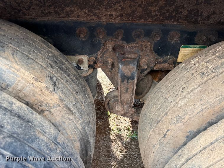 image for item EN0391 2005 Sterling LT7500 dump truck