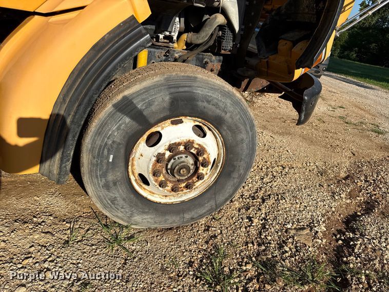 image for item EN0391 2005 Sterling LT7500 dump truck