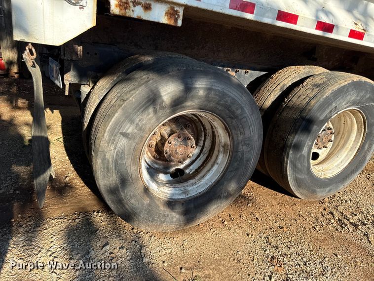 image for item EN0391 2005 Sterling LT7500 dump truck