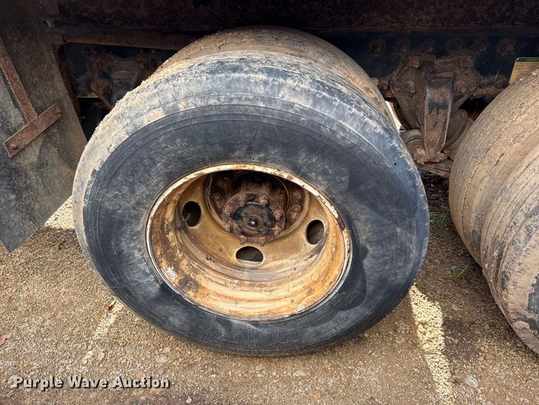 image for item EN0391 2005 Sterling LT7500 dump truck