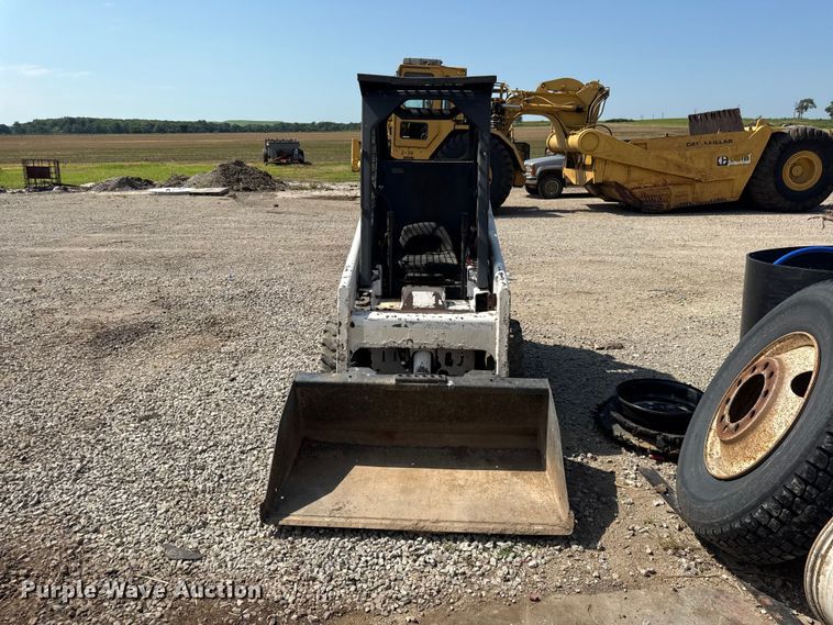 image for item EN0393 1995 Bobcat 440B skid steer loader