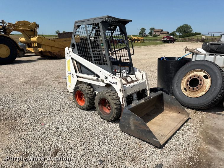 image for item EN0393 1995 Bobcat 440B skid steer loader