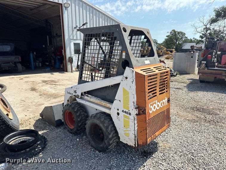 image for item EN0393 1995 Bobcat 440B skid steer loader