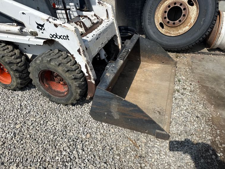 image for item EN0393 1995 Bobcat 440B skid steer loader