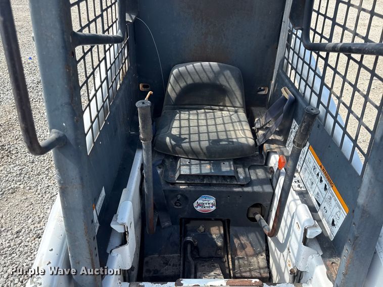 image for item EN0393 1995 Bobcat 440B skid steer loader