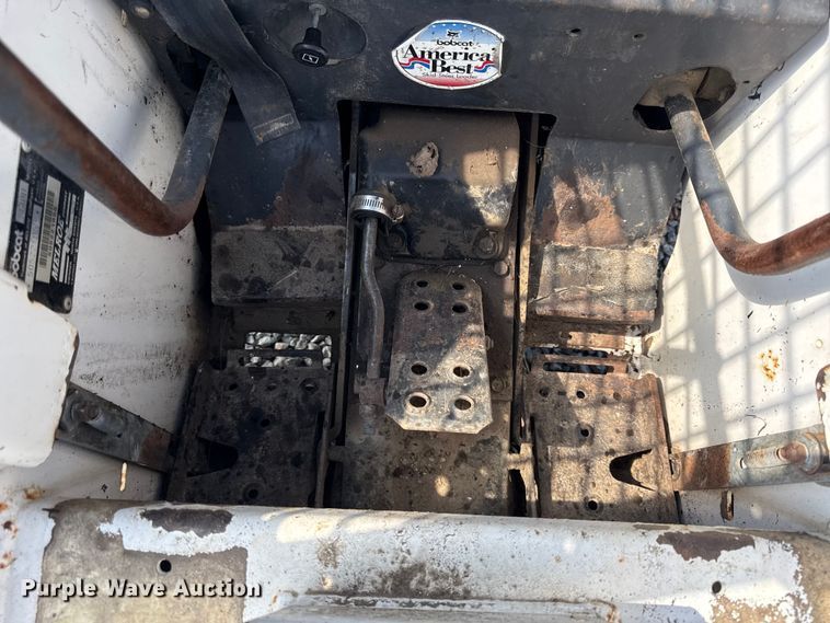 image for item EN0393 1995 Bobcat 440B skid steer loader
