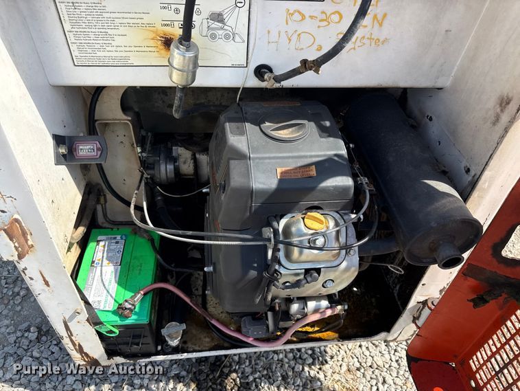 image for item EN0393 1995 Bobcat 440B skid steer loader