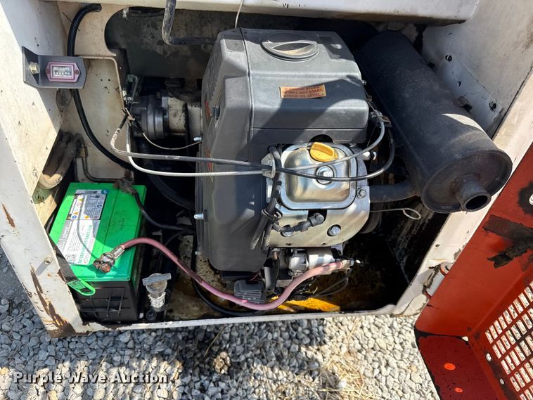 image for item EN0393 1995 Bobcat 440B skid steer loader