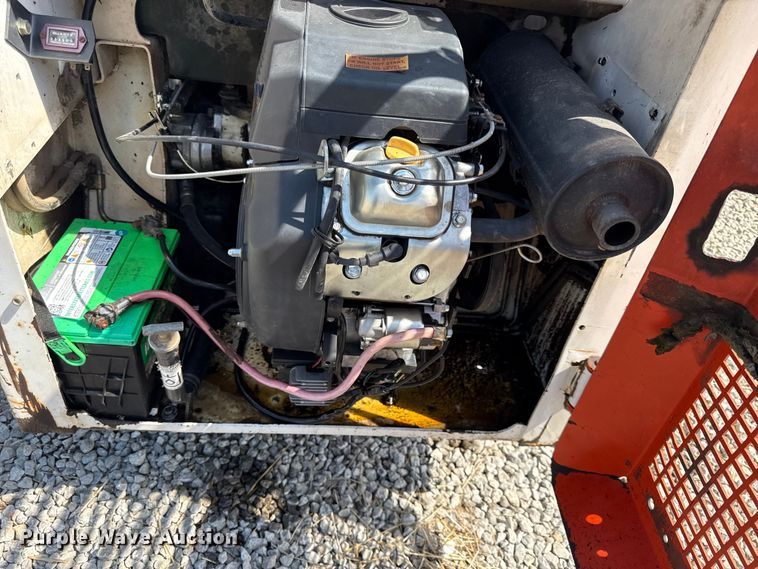 image for item EN0393 1995 Bobcat 440B skid steer loader