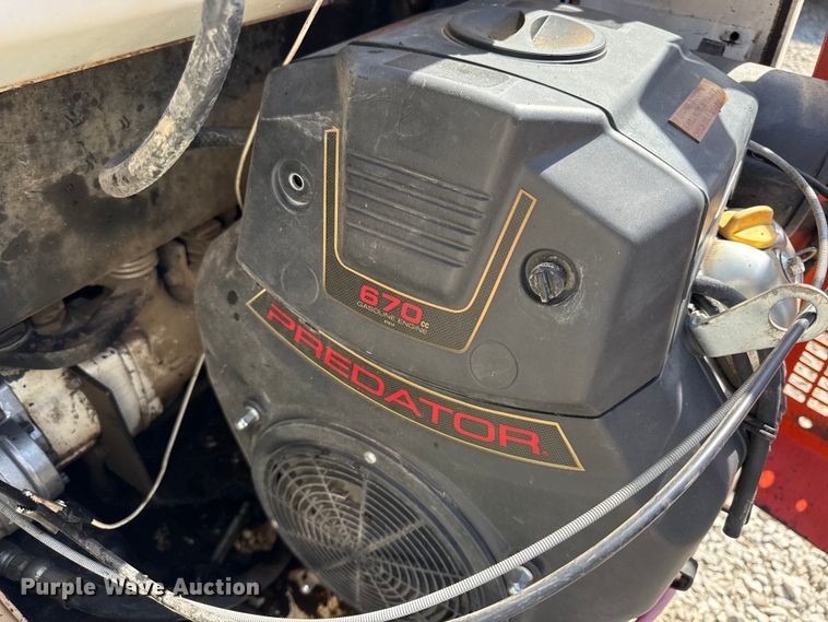 image for item EN0393 1995 Bobcat 440B skid steer loader