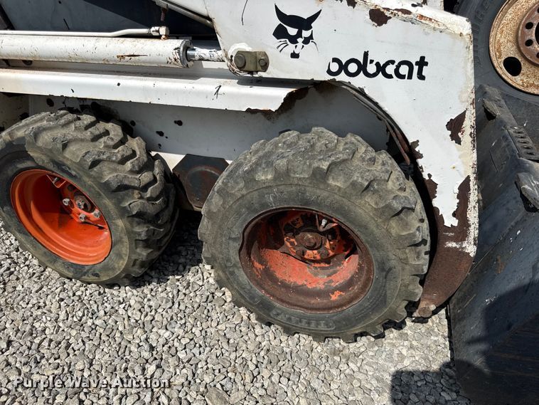 image for item EN0393 1995 Bobcat 440B skid steer loader