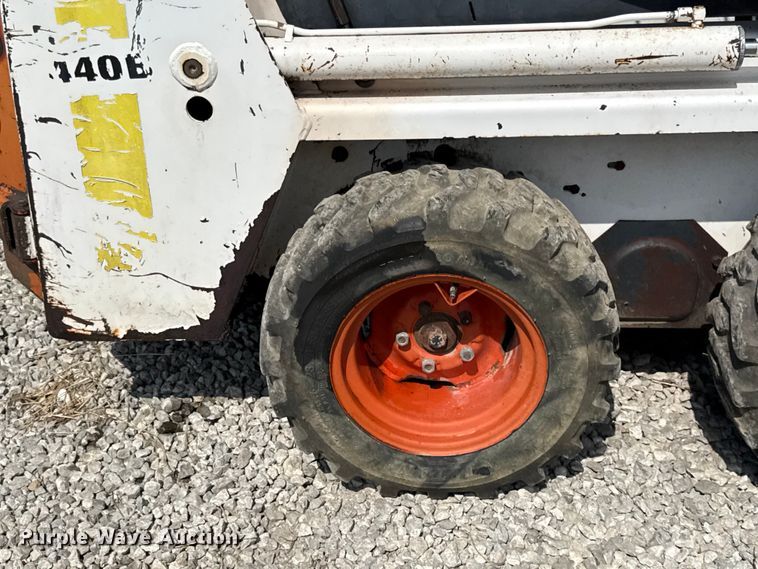 image for item EN0393 1995 Bobcat 440B skid steer loader