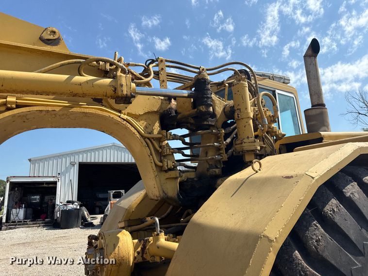 image for item EN0394 1974 Caterpillar 621B conventional scraper 