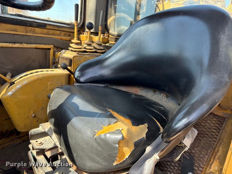 image for item EN0394 1974 Caterpillar 621B conventional scraper 
