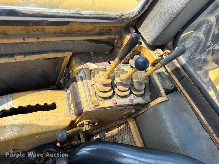 image for item EN0394 1974 Caterpillar 621B conventional scraper 