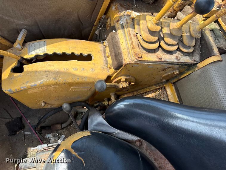 image for item EN0394 1974 Caterpillar 621B conventional scraper 