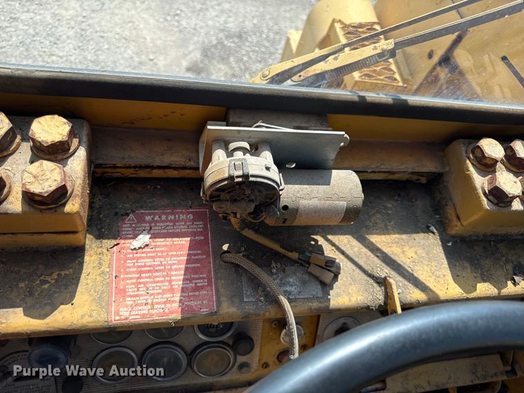 image for item EN0394 1974 Caterpillar 621B conventional scraper 