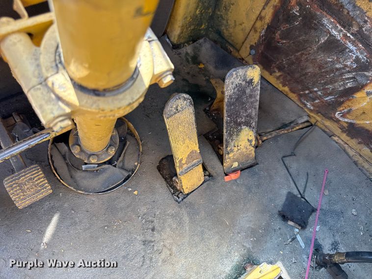 image for item EN0394 1974 Caterpillar 621B conventional scraper 