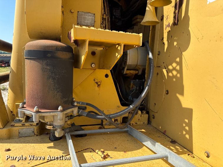 image for item EN0394 1974 Caterpillar 621B conventional scraper 