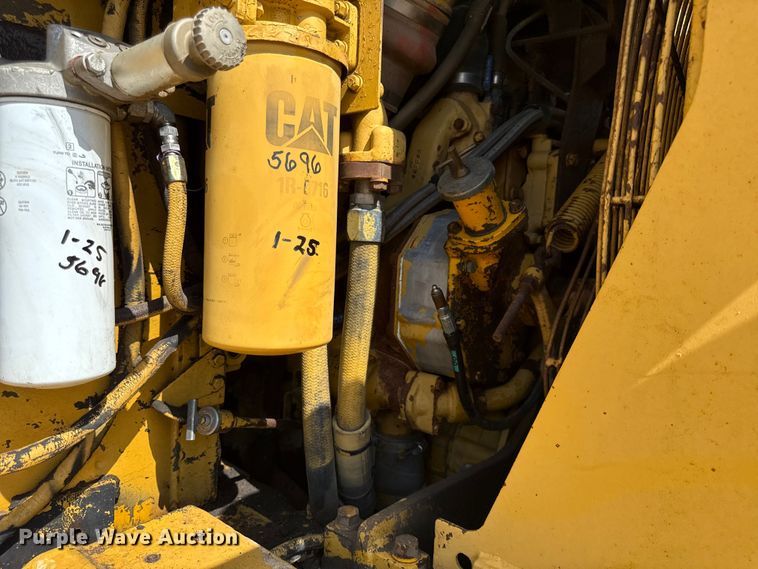 image for item EN0394 1974 Caterpillar 621B conventional scraper 