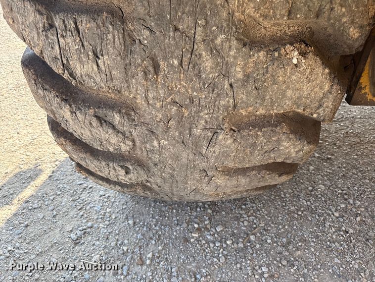 image for item EN0394 1974 Caterpillar 621B conventional scraper 