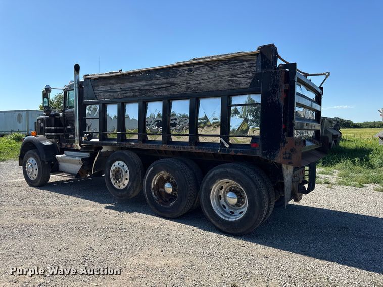 image for item EN0418 1985 Kenworth W900 dump truck