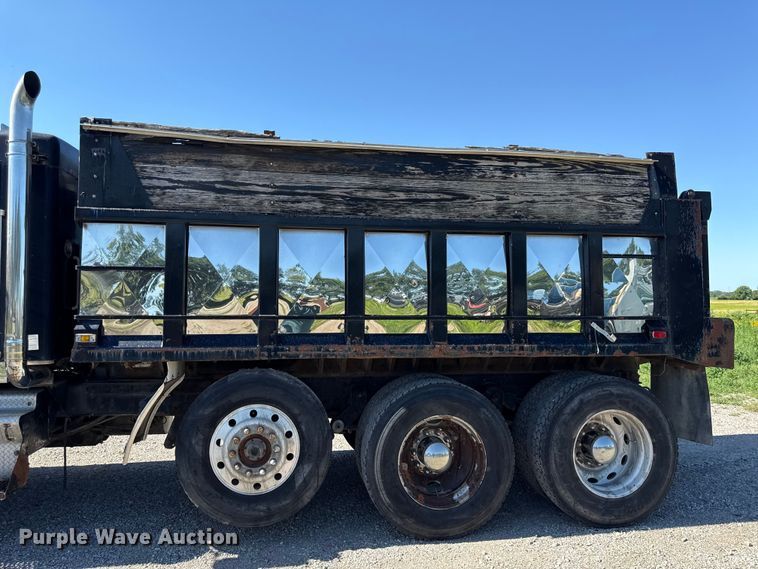 image for item EN0418 1985 Kenworth W900 dump truck