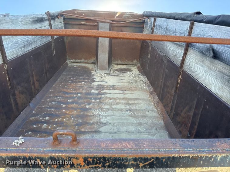 image for item EN0418 1985 Kenworth W900 dump truck