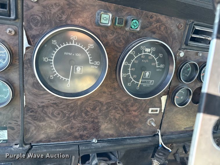 image for item EN0418 1985 Kenworth W900 dump truck