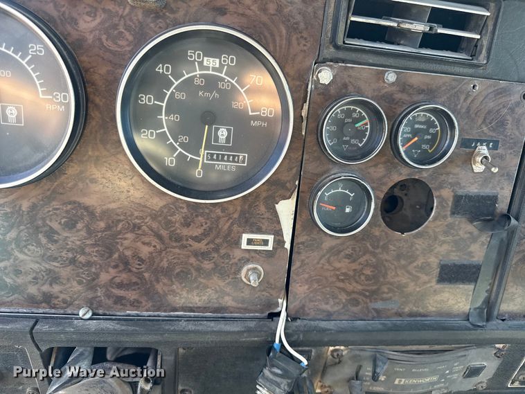 image for item EN0418 1985 Kenworth W900 dump truck