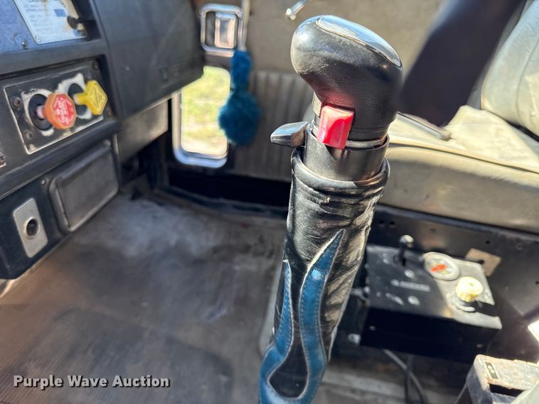 image for item EN0418 1985 Kenworth W900 dump truck