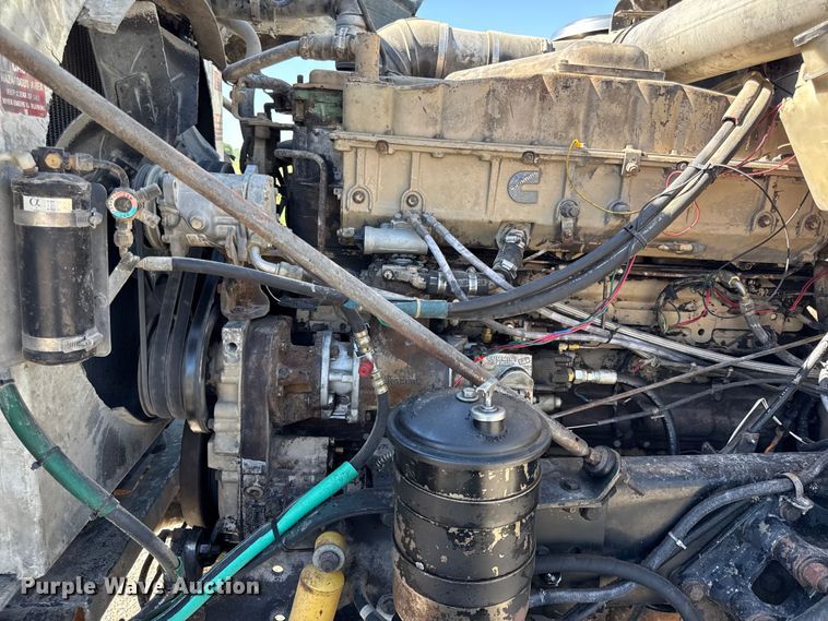 image for item EN0418 1985 Kenworth W900 dump truck