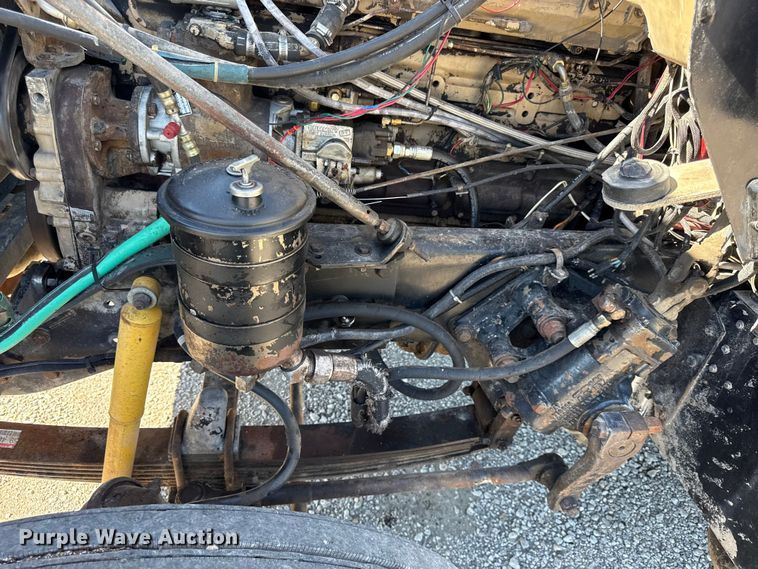 image for item EN0418 1985 Kenworth W900 dump truck