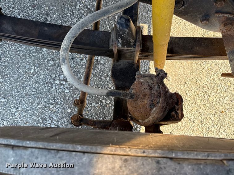 image for item EN0418 1985 Kenworth W900 dump truck