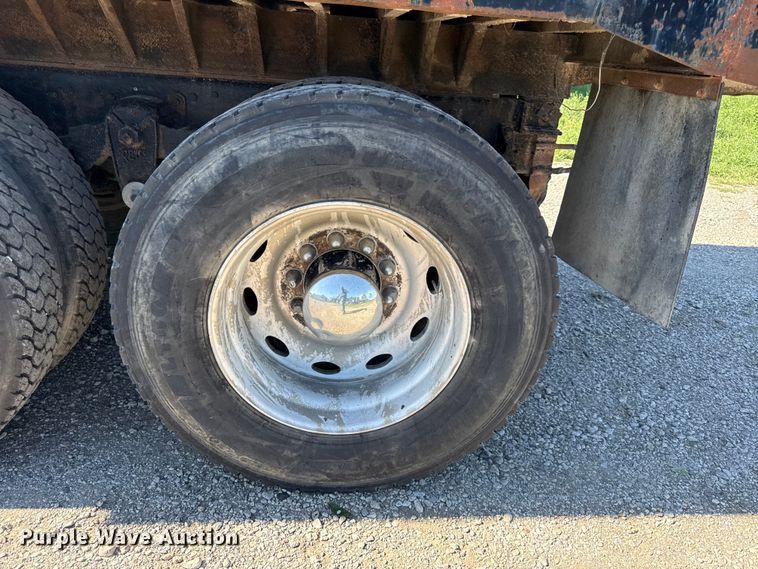 image for item EN0418 1985 Kenworth W900 dump truck