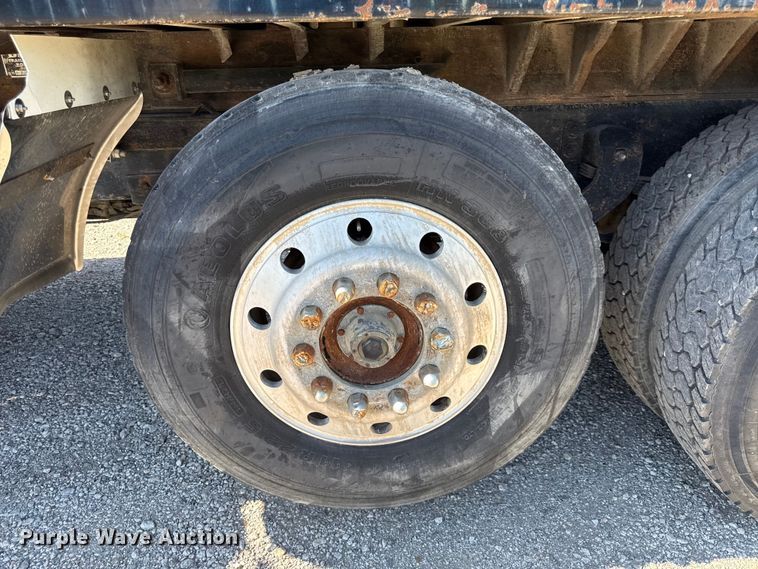 image for item EN0418 1985 Kenworth W900 dump truck