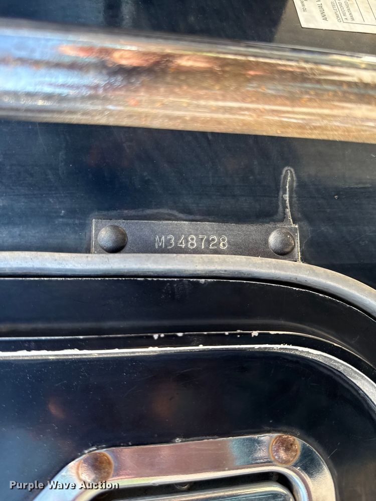 image for item EN0418 1985 Kenworth W900 dump truck