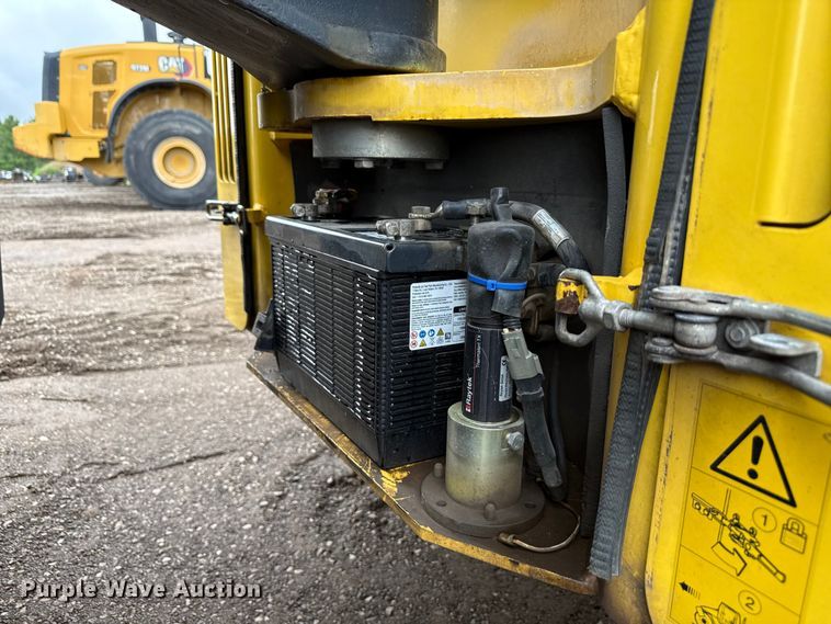 image for item EN3032 2013 Bomag BW 161 ADO-4 double drum vibratory roller