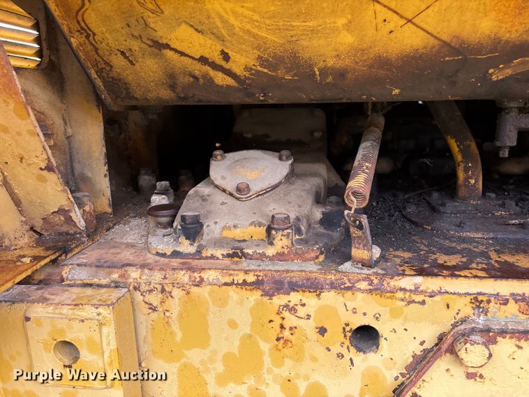image for item EO4344 1972 Caterpillar 977L track loader