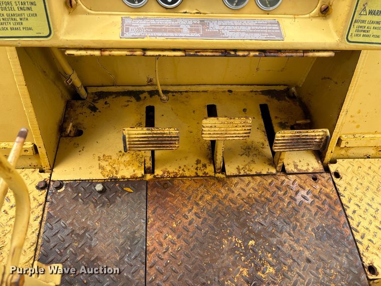 image for item EO4344 1972 Caterpillar 977L track loader