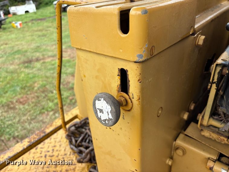 image for item EO4344 1972 Caterpillar 977L track loader